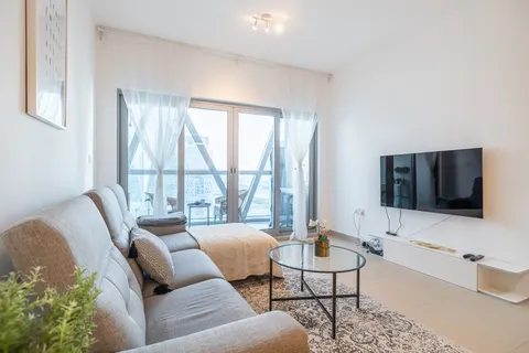 1BR Apartment Central DIFC Damac Park Tower - BMG-APT-0114 — photo 1